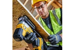 Získejte baterii 18V XR DEWALT ZDARMA