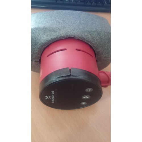 VÝPRODEJ Grundfos oběhové čerpadlo ALPHA2 25-40 N 180 1x230V 50Hz 6H 97993209, PRASKLÝ KRYT