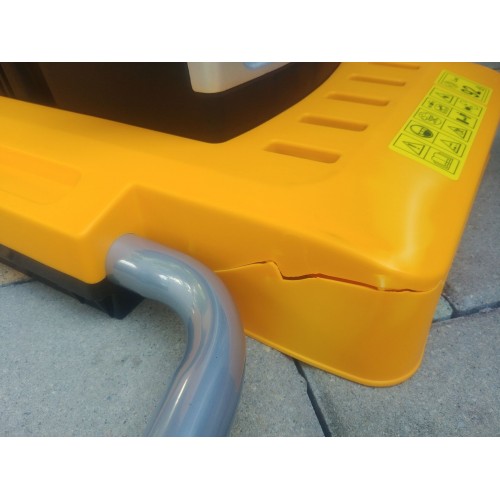 VÝPRODEJ Riwall PRO RES 3044 B elektrický válcový drtič 3000 W s transparentním boxem ES24A1901064B POŠKOZENÝ RÁM!!