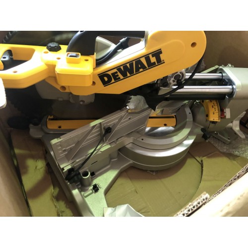VÝPRODEJ DeWALT Pokosová pila s posuvem 305mm DWS780 VRÁCENO ZÁKAZNÍKEM, FUNKČNÍ!!!