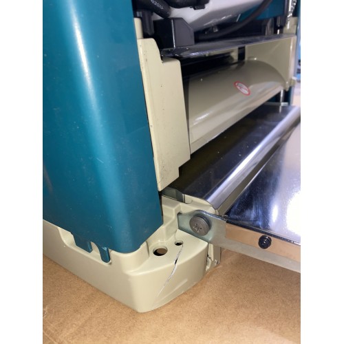 VÝPRODEJ MAKITA 2012NB Protahovačka 304x155mm,1650W POŠKOZENÁ SPODNÍ DESKA A STŮL!!