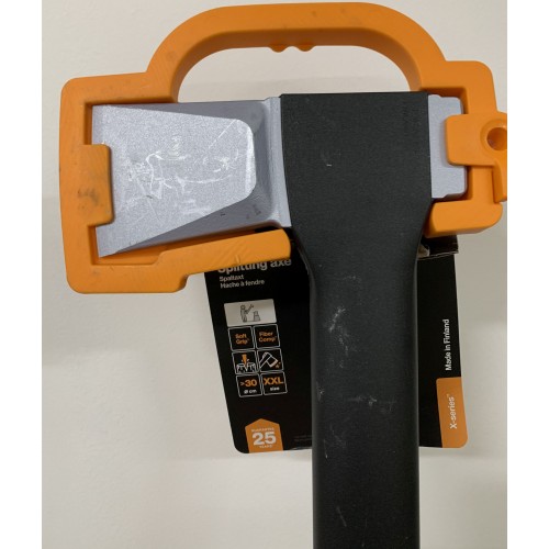 VÝPRODEJ Fiskars X27 - XXL Sekera štípací 96 cm (122503) 1015644 POŠKRÁBANÁ!!