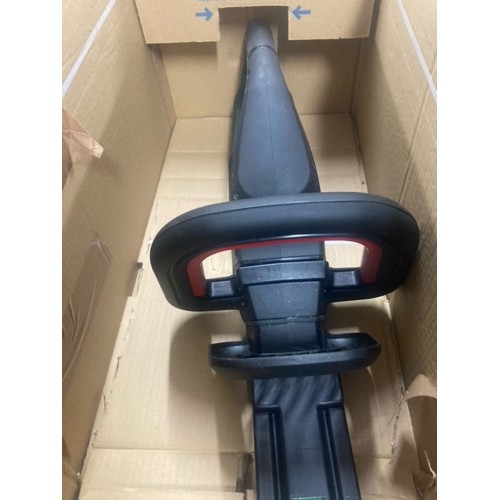 VÝPRODEJ BOSCH AdvancedHedgeCut 36V-65-28 (holé nářadí) Nůžky na živé ploty akumulátorové 060084A301 1x použito!!