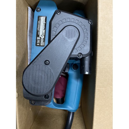 VÝPRODEJ MAKITA 9911 Pásová bruska 457x76mm, 650W PO SERVISE, OPRAVA HNACÍHO VÁLCE, 1x VYZKOUŠENO!!