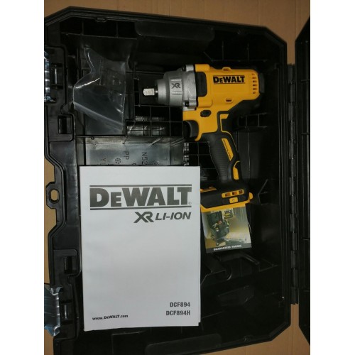 VÝPRODEJ DeWALT Aku Rázový utahovák bezuhlíkový 18 V, 1/2, Samostatně v kufru DCF894NT PO SERVISE MOTORU!!