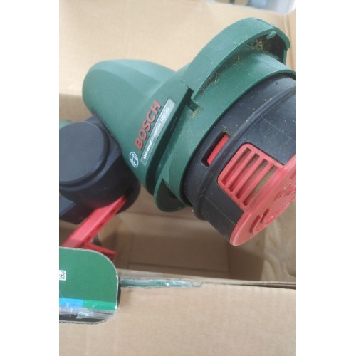 VÝPRODEJ BOSCH UniversalGrassCut 18V-26 (holé nářadí) Akumulátorová strunová sekačka 06008C1D04 POUŽITÉ!!
