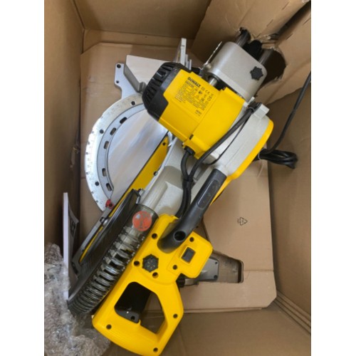 VÝPRODEJ DeWALT DWS780 Pokosová pila s posuvem (1675W/305mm) POŠKOZENÝ OBAL!!