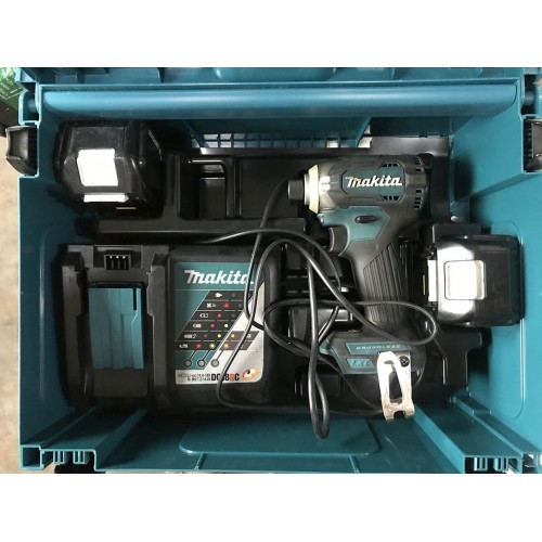 VÝPRODEJ MAKITA Aku rázový utahovák 1/4"Li -ion 18V/5,0Ah, systainer DTD170RTJ PO SERVISE, FUNKČNÍ!!!