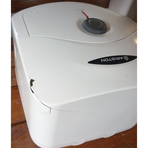 VÝPRODEJ ARISTON ANDRIS R 15 Elektrický ohřívač vody, nad umyvadlo, 1,2kW 3100333 POŠKOZENÝ KRYT!!