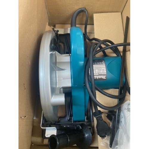VÝPRODEJ MAKITA N5900B Ruční kotoučová pila 230mm, 2000W CHYBÍ KŘÍDLOVÁ MATICE PARARELNÍHO DORAZU!!