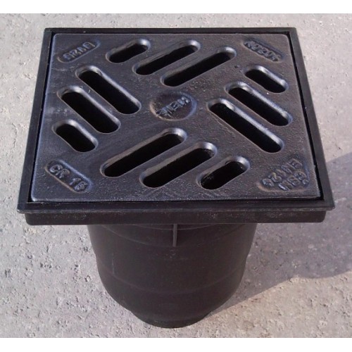 Vpusť dvorní CR 15, litinový rošt 225 x 225 Vpusť dvorní CR 15, litinový rošt 225 x 225