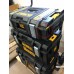 VÝPRODEJ DeWALT Aku combo sada nářadí 18V 4x 5,0Ah Li-Ion XR, s vozíkem a kufry Tough DCK854P4-QW POŠKOZENÝ KUFR!!