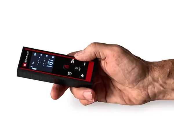 Laserové měřidlo Einhell TC-LD 60 R je drženo v jedné ruce a je ovládáno pomocí tlačítek.