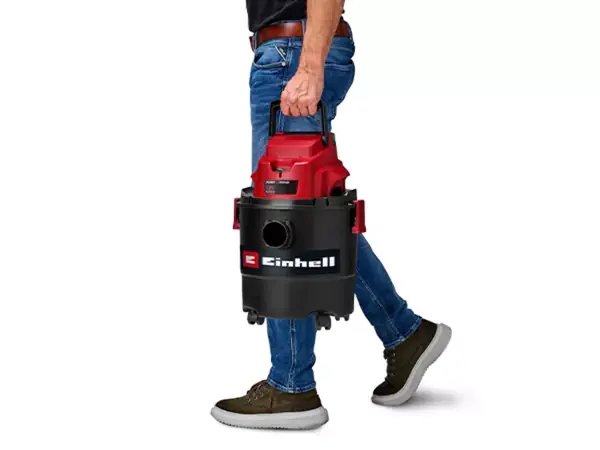 Detailansicht der vier Rollen am unteren Teil des Saugers für den einfachen Transport.