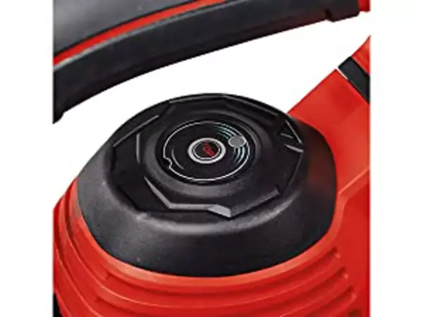 Detailní pohled na černé tlačítko turbo funkce aku vysavače listí Einhell GE CL 36 230 Li E Solo