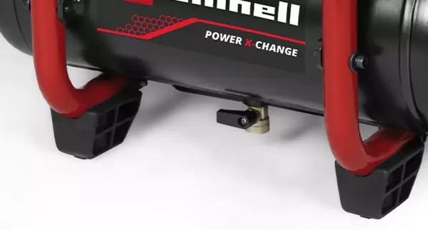 Nahaufnahme der vibrationsgedämpften Gummifüße des Einhell Akku-Kompressors.