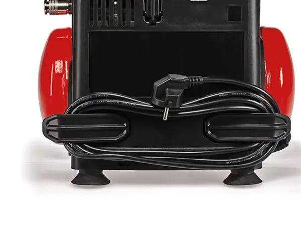 Zadní pohled na kompresor Einhell TC-AC 190/6/8 OF Set s navinutým napájecím kabelem na integrovaném držáku kabelu.