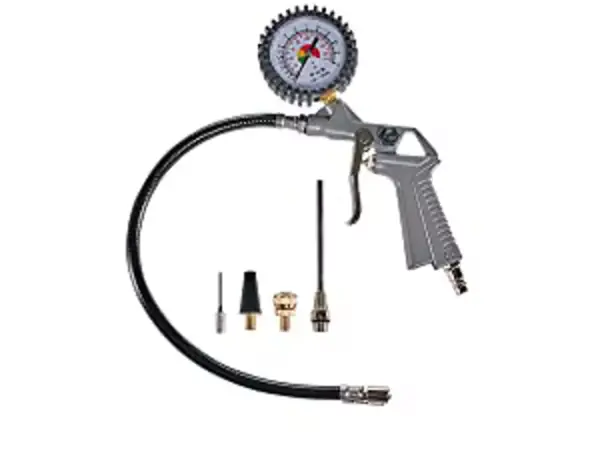 Zum Lieferumfang des Einhell Koffer-Kompressors TC-AC 190 OF Set gehören ein Reifenfüller mit Manometer, Schlauch und verschiedene Adapter.