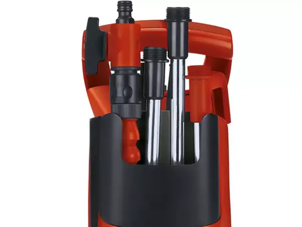 Zadní strana sudového čerpadla Einhell GE-SP 3546 RB s integrovaným úložným prostorem pro prodlužovací trubky.