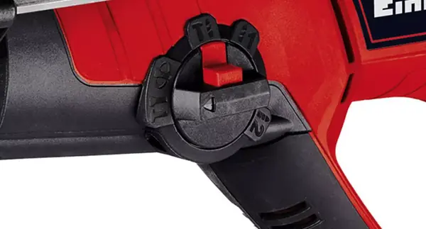 Detailný záber otočného prepínača na voľbu funkcie na vŕtacom kladive Einhell TE-RH 28 5F.