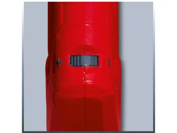 Detailní záběr regulace otáček na rukojeti brusky na sádrokarton Einhell TC-DW 225.