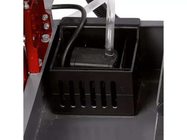 Die integrierte Wasserkühlung sorgt für eine staubarme und materialschonende Schneidleistung.