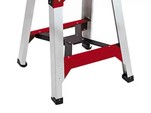 Detailní záběr na X-výztuhu stojanu Einhell E-Stand pro stabilní a bezpečné postavení.