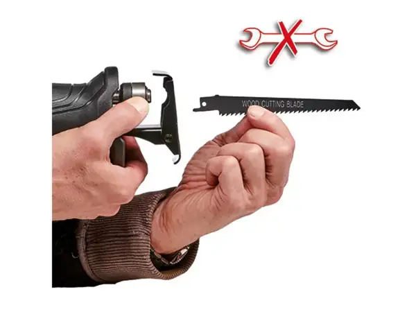 Werkzeugloser Sägeblattwechsel an der Einhell Universalsäge TC-AP 690 E, dargestellt durch eine Hand und Symbolgrafik.