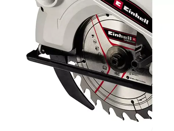 Detailní pohled na ruční kotoučovou pilu Einhell TC-CS 1410 s měřítkem a paralelním dorazem pro vedení řezu.