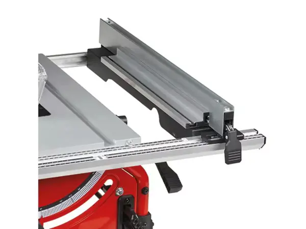 Rozšiřitelný pracovní stůl stolní pily Einhell TE-TS 254 T s podélným dorazem a měřítkem.