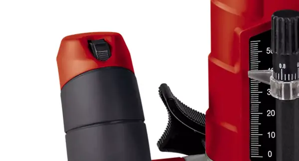 Nahaufnahme des Einstellrads zur Drehzahlregulierung an der Einhell Oberfräse TC-RO 1155 E.