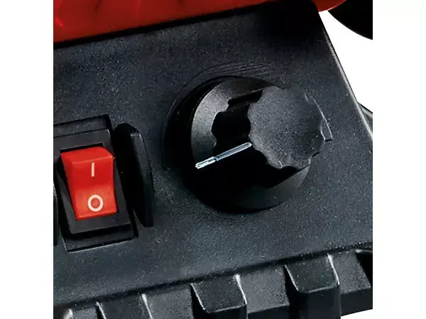 Otočný spínač pro nastavení otáček na dvoukotoučové brusce Einhell TC-XG 75 Kit s hlavním vypínačem.