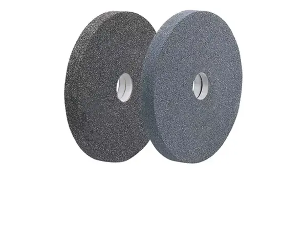 Dva brusné kotouče pro dvoukotoučovou brusku Einhell TC-BG 150 v hrubé a jemné zrnitosti.