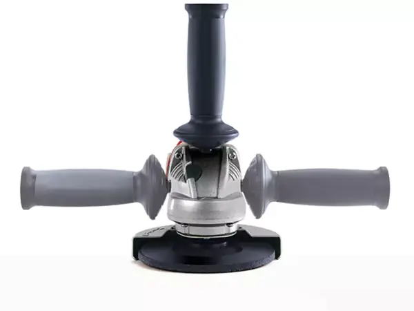 Pohled zepředu na úhlovou brusku Einhell TE-AG 230/2000 se dvěma nasazenými přídavnými rukojeťmi.