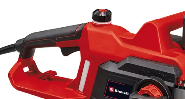 Die Einhell Elektro-Kettensäge GC-EC 2040 mit Symbol für automatische Kettenschmierung neben dem Kettenrad.