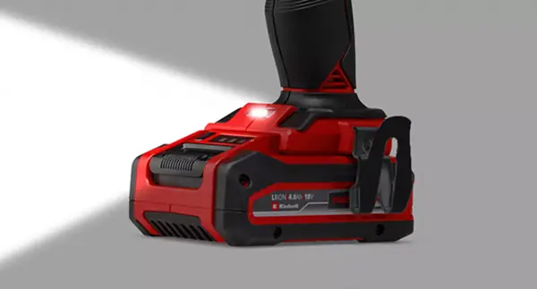 Svítící LED na spodní části akumulátorového příklepového šroubováku osvětluje pracovní oblast.